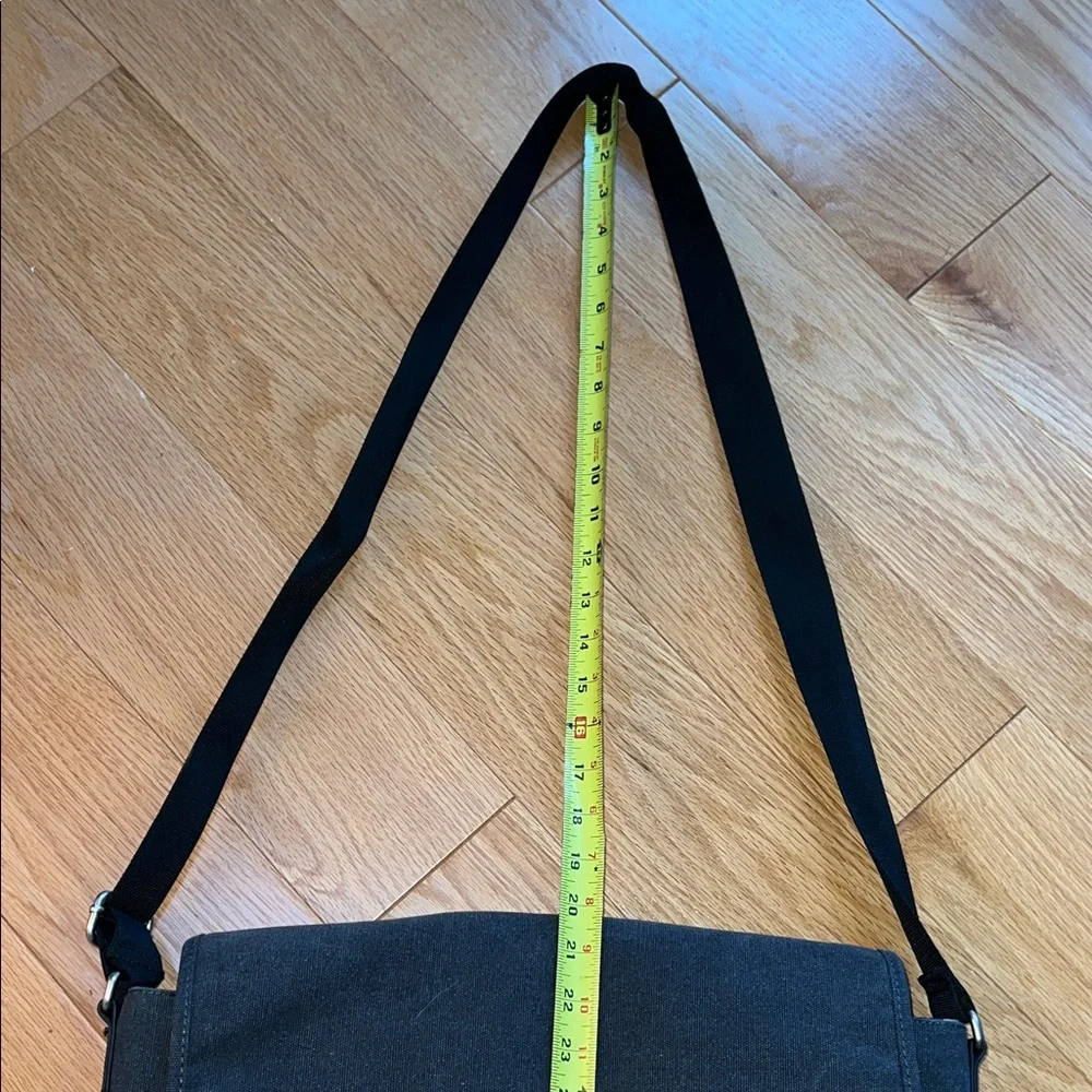 Kenneth Cole Reaction Charcoal Messenger Bag